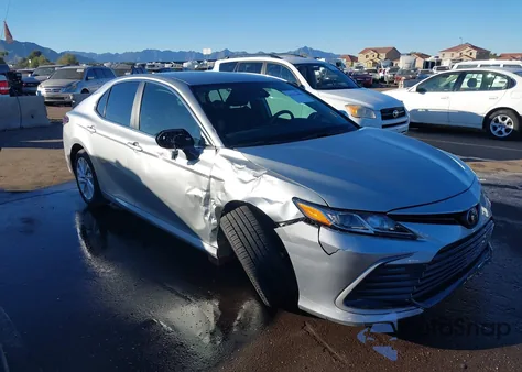 2024 Toyota Camry Le z USA, uszkodzony, nr VIN 4T1C11AK3RU253430